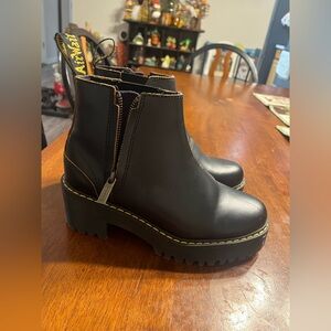 Dr. Martens Rometty II Vintage Smooth Leather Chelsea Boots Black